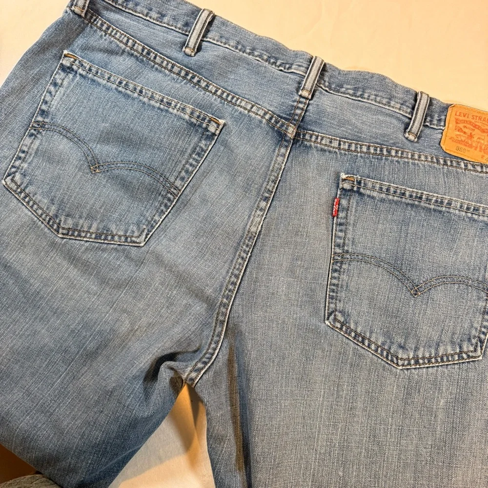 Levi's 559 Men's Relaxed Fit Jeans 42x32 Medium Wash Straight Leg Denim‎ Classic
